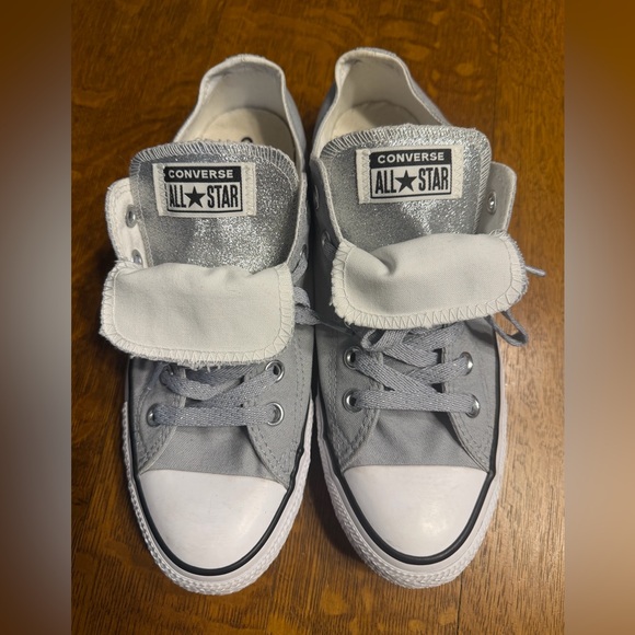 Converse Shoes - Converse Women’s Shoes in Gray With Silver Glitter Accents & shoelaces